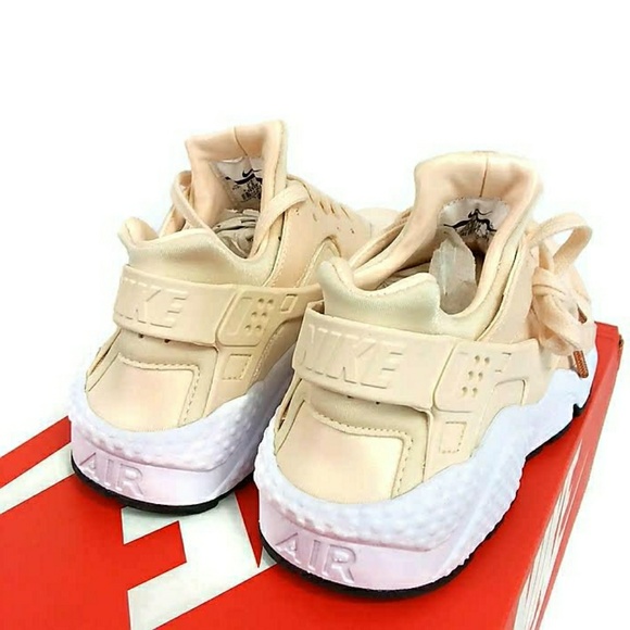 Nike Air Huarache Run SE Women's Size 8 - Picture 4 of 8